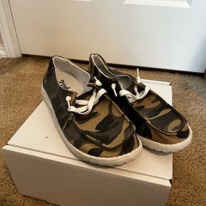 Camo Loafer Slip-On shoes size 9